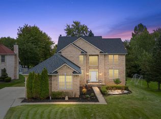 2921 Fair Acres Dr, Rochester Hills, MI 48307