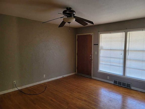 2nd image of 3341 S Mount Carmel Ave