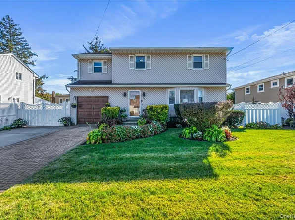 95 Colonial Drive, Massapequa, NY 11758