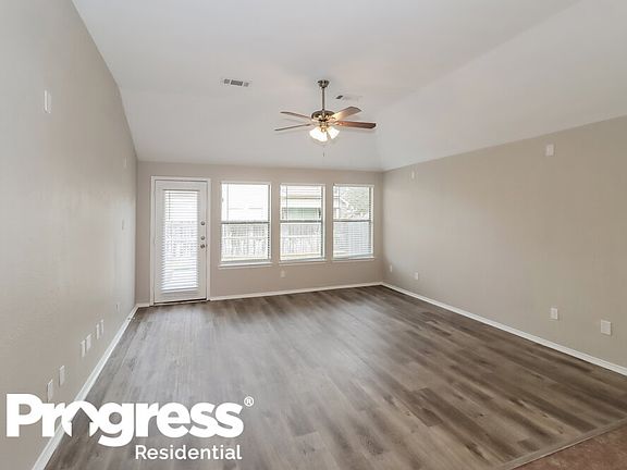 3rd image of 1620 Wickham Dr