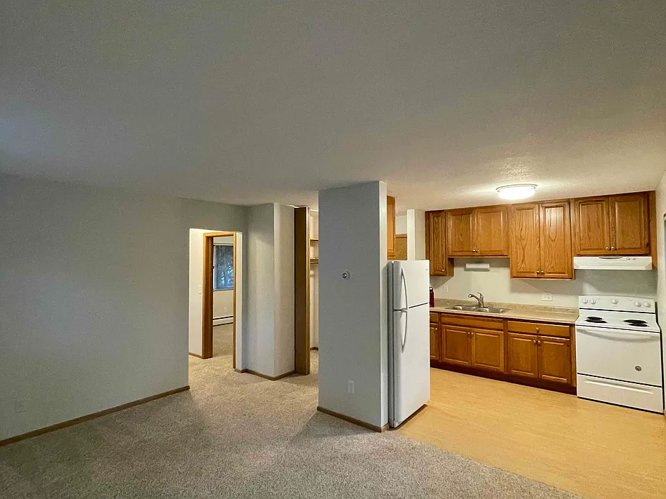 418 9th Ave NE #3