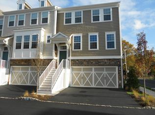 704 Cottonwood Ct, Cresskill, NJ 07626