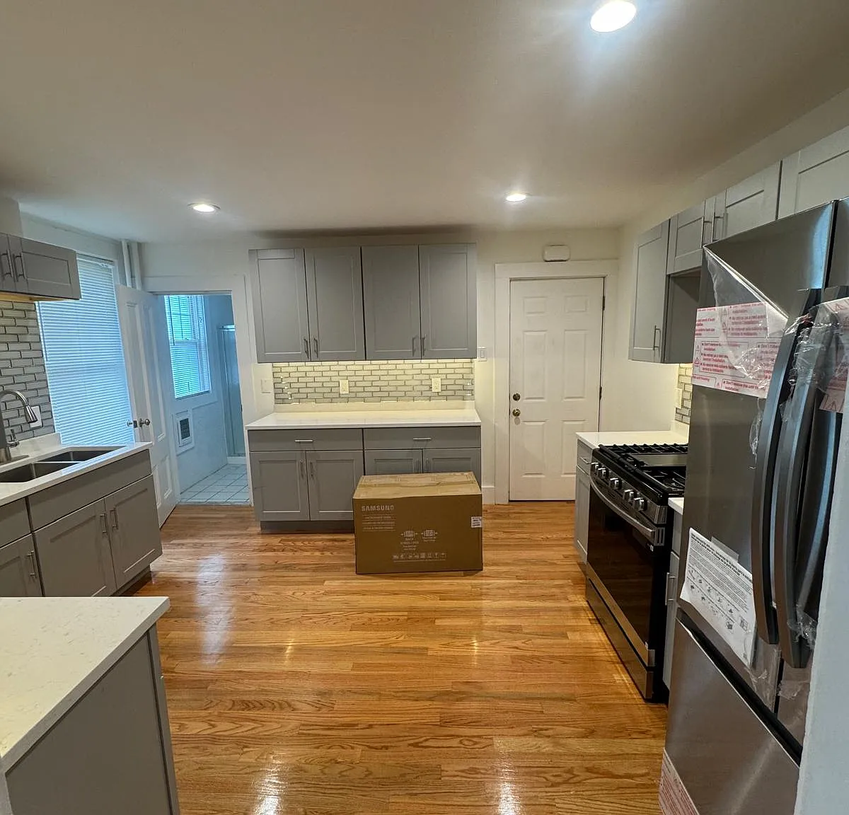 4 bed, 1500 sqft, $4,000 — Photo 3