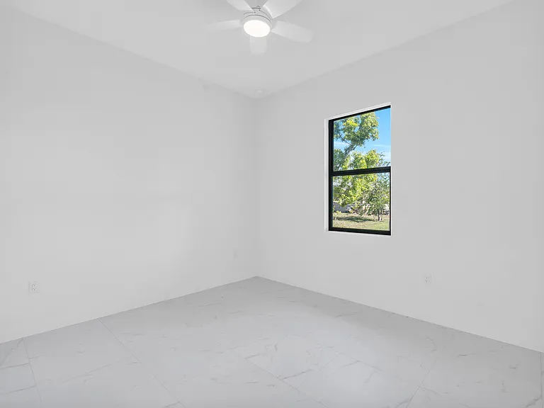 1021 Chiquita Blvd N — Photo 19