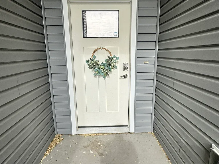 836 Almo Ave — Photo 2