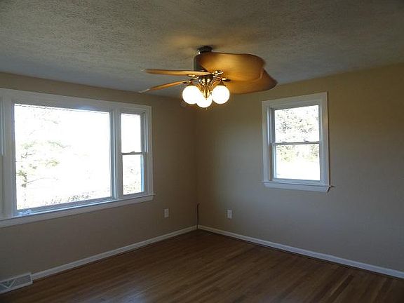 4th image of 2552 Wintergreen Dr