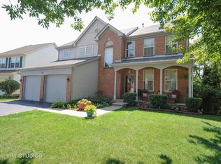 919 Adderly Ln, Gurnee, IL 60031