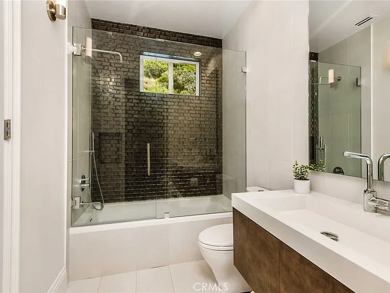 1756 Clear View Dr — Photo 47