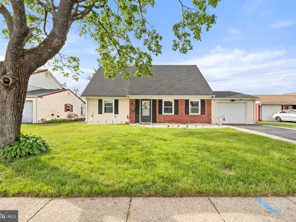 35 Mullshire Ln, Willingboro, NJ 08046