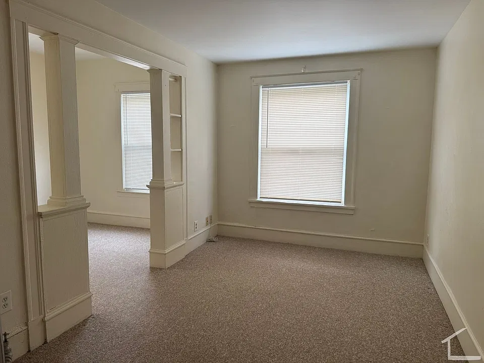 34 Crescent St #6L