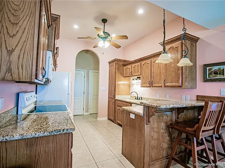 3402 Robin Ave — Photo 6