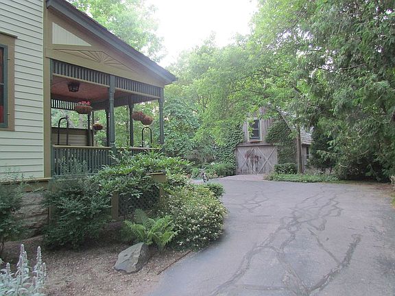North view down driveway