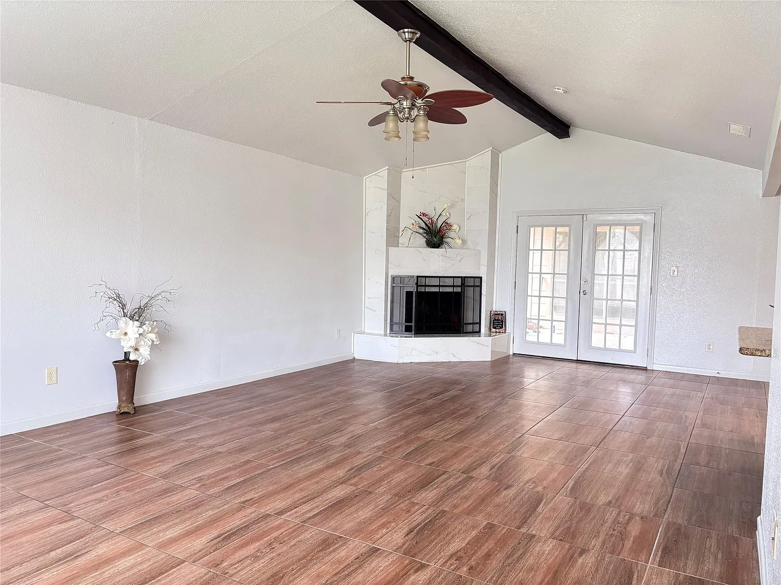 3 bed, 2.0 bath, 1729 sqft, $1,850 — Photo 4