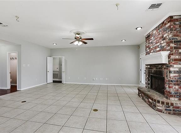 4th image of 3841 Lake Huron Dr