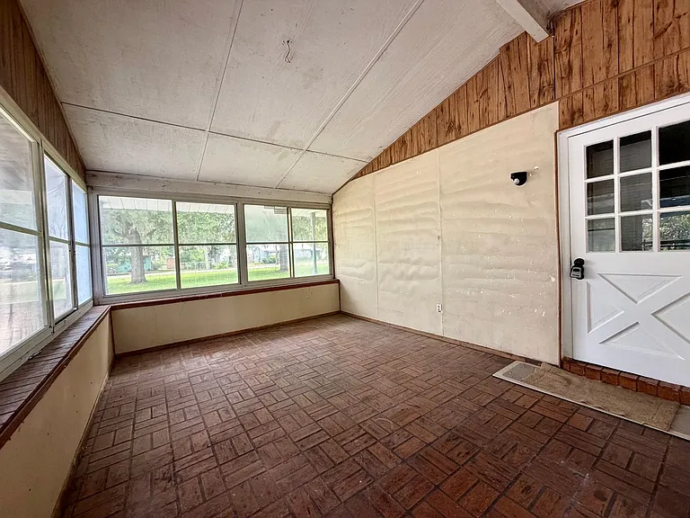 1809 Richter Ln — Photo 4