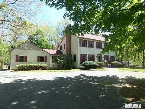 1st image of 10 Northfield Ln