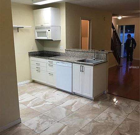 4th image of 12608 Castle Hill Dr