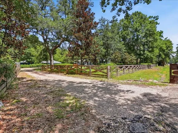 74327 Military Rd, Covington, LA 70435