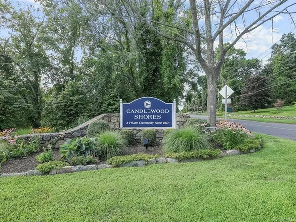 75 South Lake Shore Drive, Brookfield, CT 06804