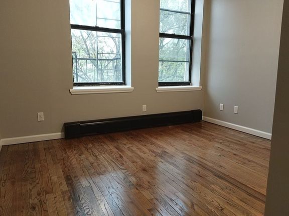 5th image of 2350 Pacific St APT 3L
