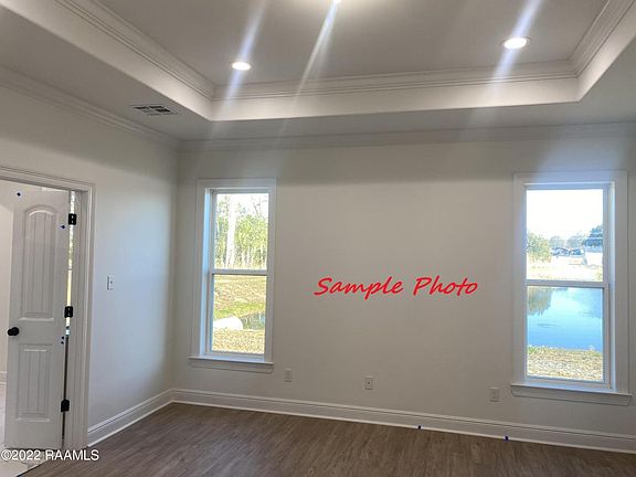 5th image of 119 Lakes Edge Dr