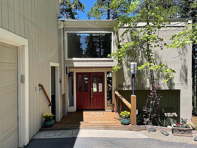 1st image of 889 Buckthorn Dr