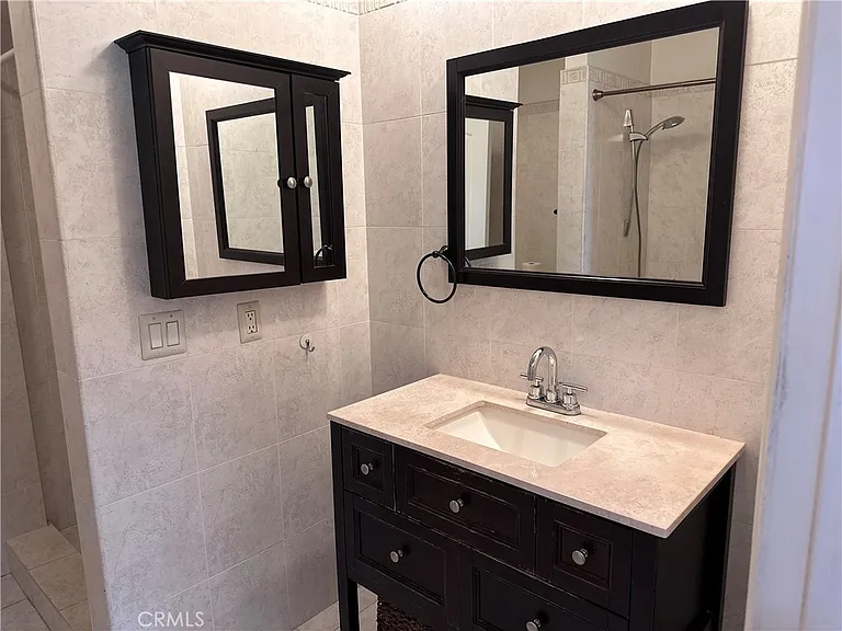 10240 Camarillo St — Photo 4
