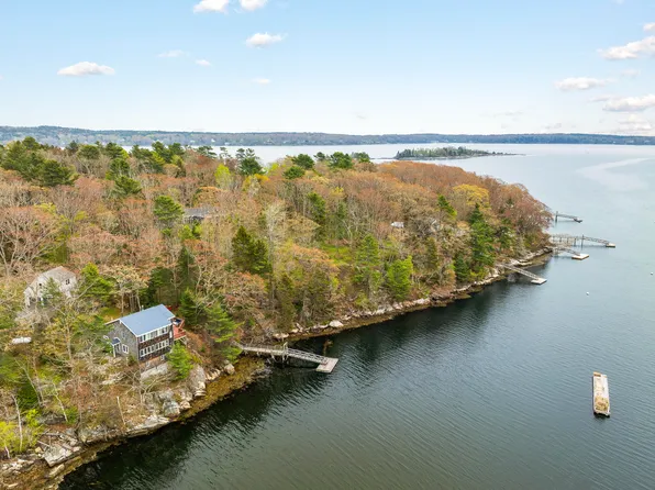 35 Barrows Road, Boothbay Harbor, ME 04538