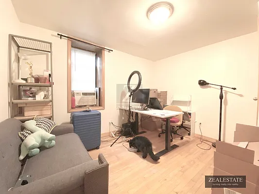 Rented by ZealEstate Group Inc | media 22