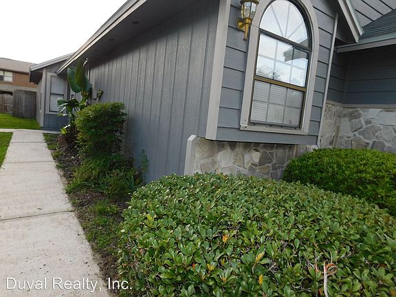 3rd image of 8754 Pinevalley Ln