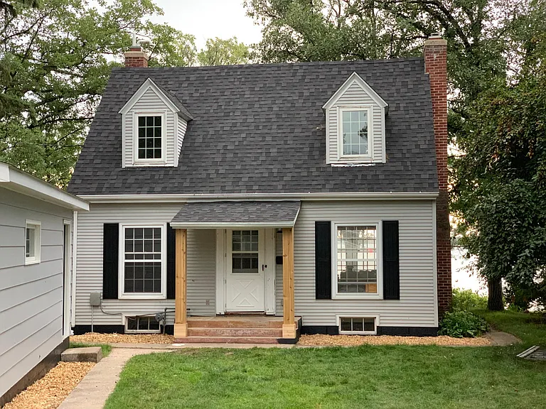 1926 Birchmont Dr NE — Photo 1