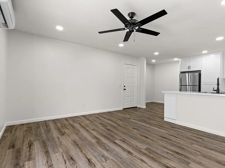169 Brightwood Ave — Photo 7