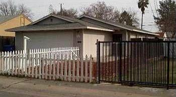 1st image of 3812 Lily St