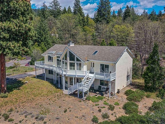 3rd image of 1812 Shasta Acres Rd