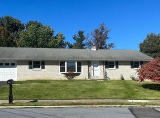 407 Fitzpatrick Ln, Hallam, PA 17406