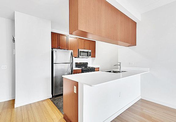 3rd image of 373 Wythe Ave APT 6d