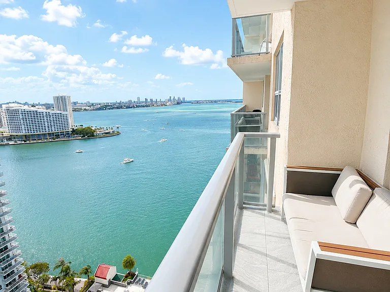 1155 Brickell Bay Dr #2504 — Photo 1