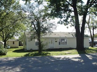 512 S 1st St, Houston, MO 65483
