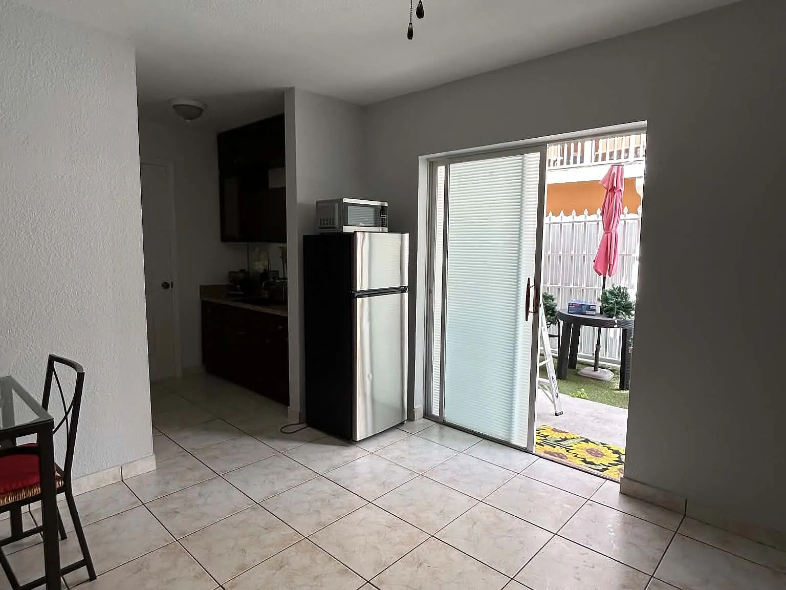 Studio, 1270 sqft, $1,300 — Photo 4