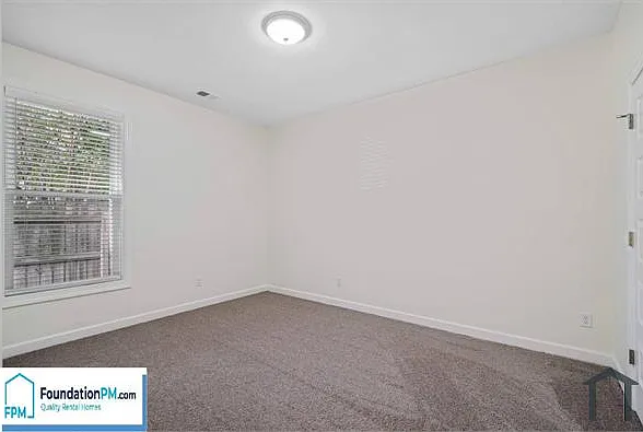 1470 Lyndale Ave — Photo 12