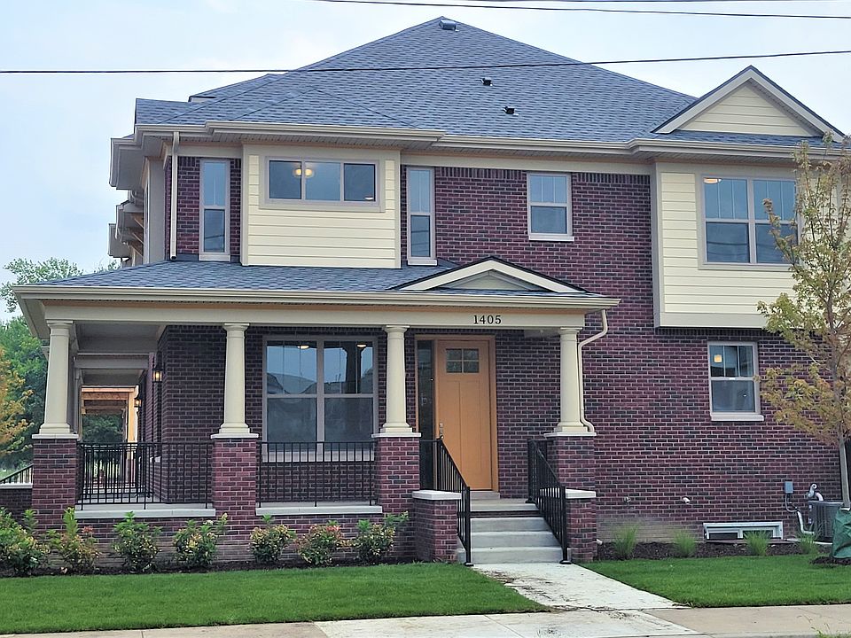 Large front porch and private entry