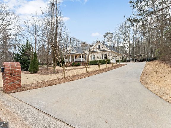 2nd image of 96 Magnolia Pl