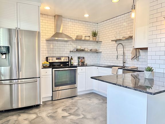 4th image of 3212 N 37th St #3