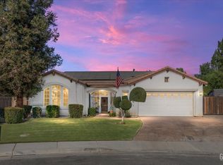 10800 Vista Del Rancho Dr, Bakersfield, CA 93311