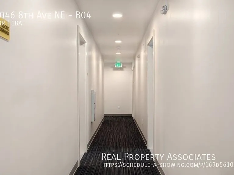 4046 8th Ave NE #B04 — Photo 8