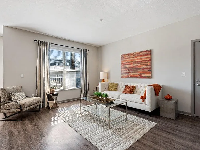 Palmer House Apartment Homes — Photo 4