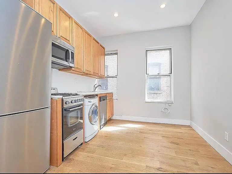3155 Broadway #5 — Photo 2