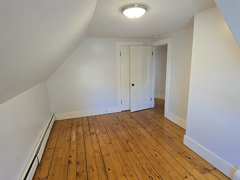 257 Roxbury St #3 — Photo 9