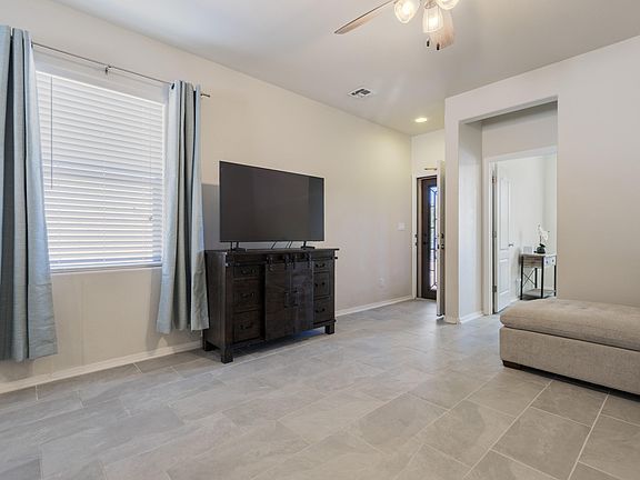 5th image of 10919 Topacio St NW