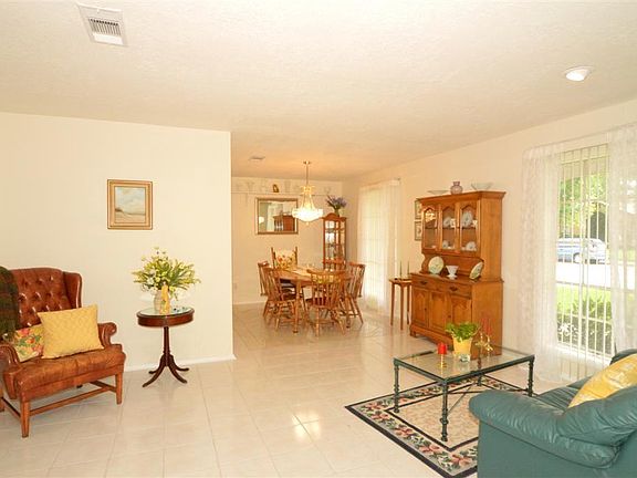 3rd image of 16006 Diana Ln